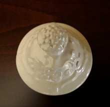 Charger l'image dans la galerie, Exceptionnelle Paire de Vases en Porcelaine 19ème Saint Cloud