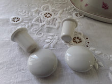 Charger l'image dans la galerie, Encrier double en porcelaine de Paris 19ème camaïeu pourpre